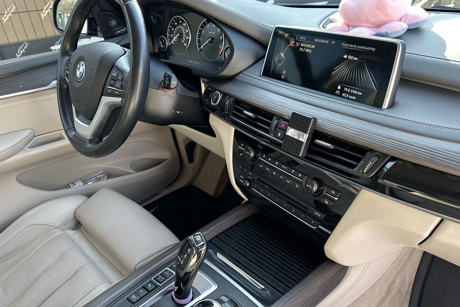 Продам BMW X5 Xdrive 50i 2015 года в Киеве