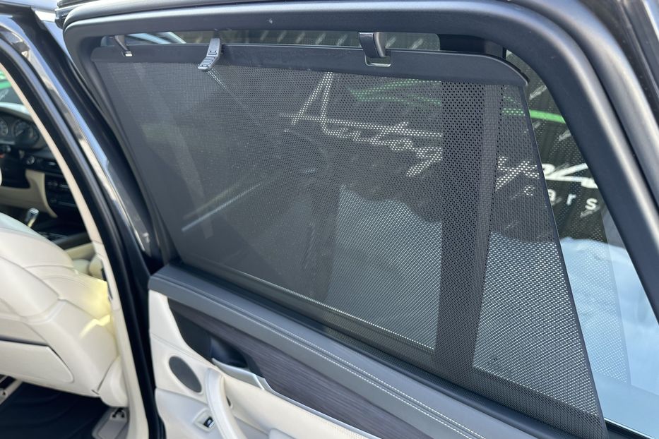 Продам BMW X5 Xdrive 50i 2015 года в Киеве