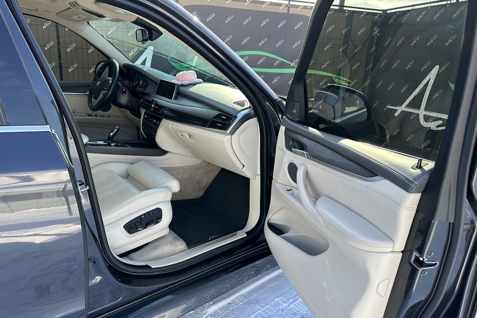 Продам BMW X5 Xdrive 50i 2015 года в Киеве