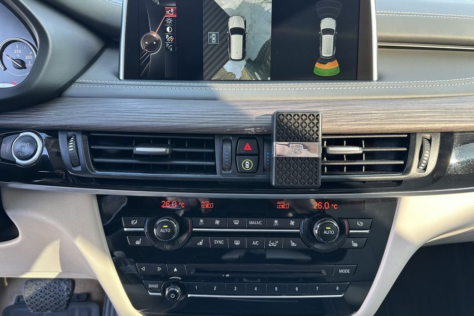 Продам BMW X5 Xdrive 50i 2015 года в Киеве