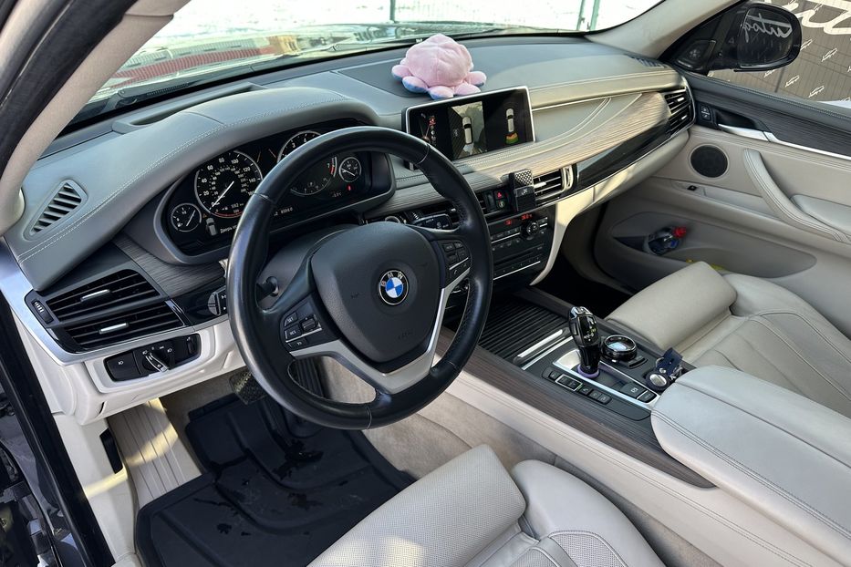Продам BMW X5 Xdrive 50i 2015 года в Киеве