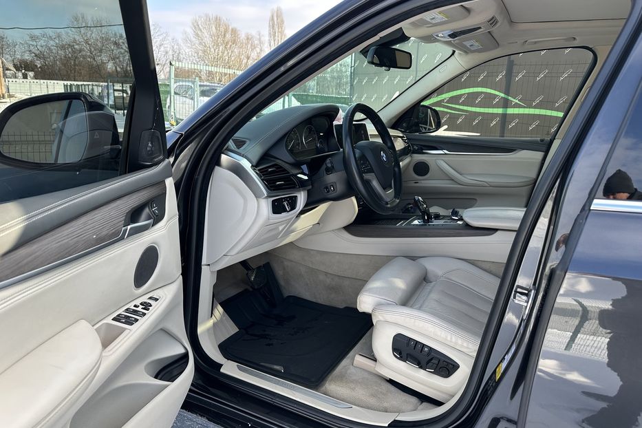 Продам BMW X5 Xdrive 50i 2015 года в Киеве