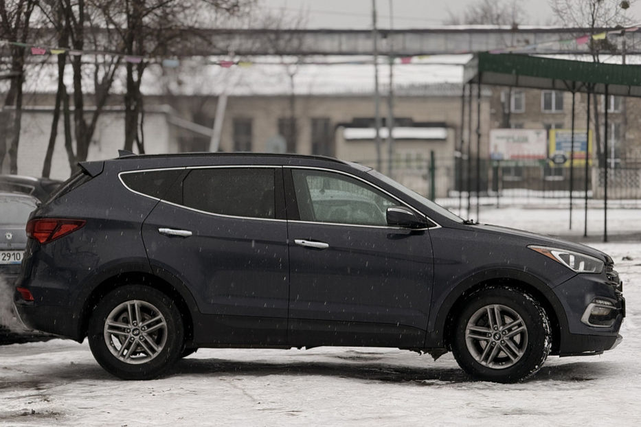 Продам Hyundai Santa FE 2.4 МТ (176 к.с.) 2WD  2017 года в Киеве
