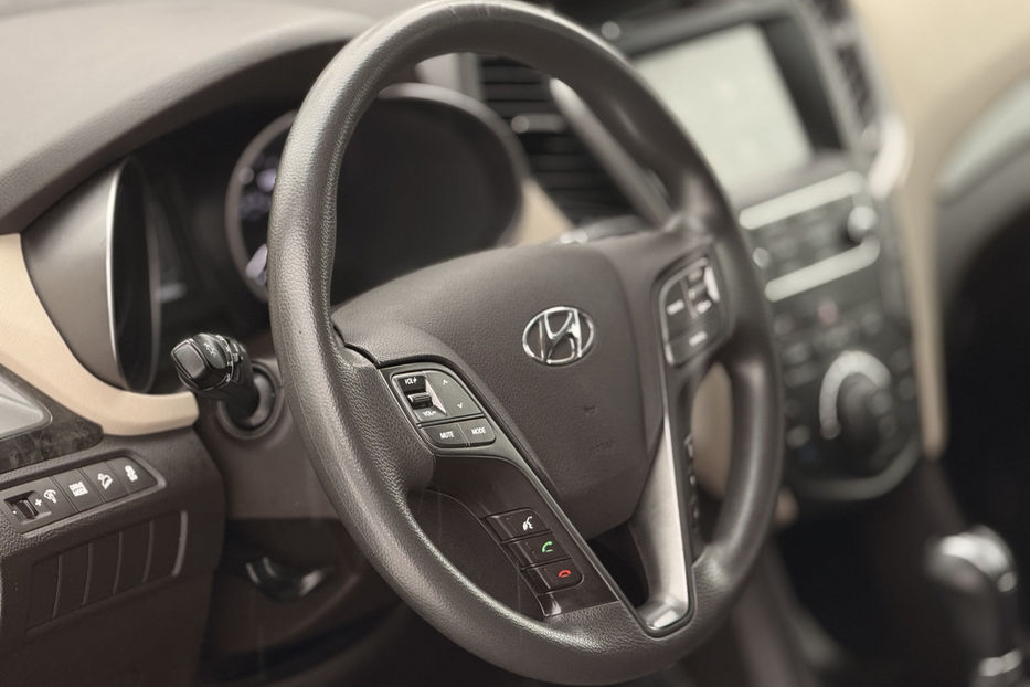 Продам Hyundai Santa FE 2.4 МТ (176 к.с.) 2WD  2017 года в Киеве