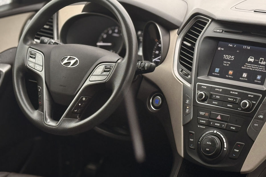 Продам Hyundai Santa FE 2.4 МТ (176 к.с.) 2WD  2017 года в Киеве
