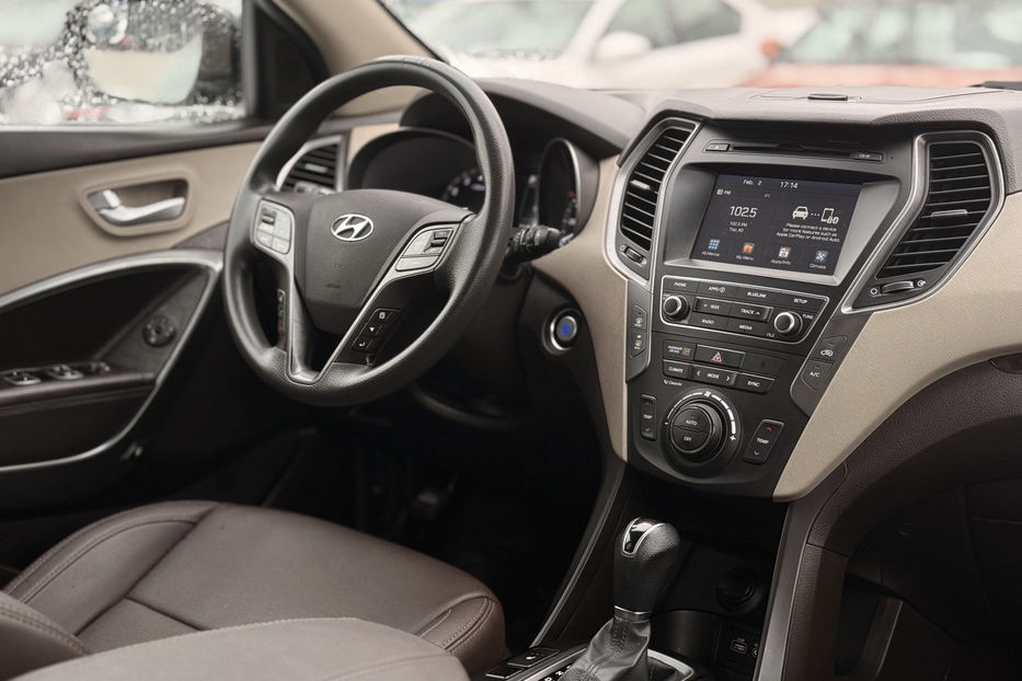 Продам Hyundai Santa FE 2.4 МТ (176 к.с.) 2WD  2017 года в Киеве