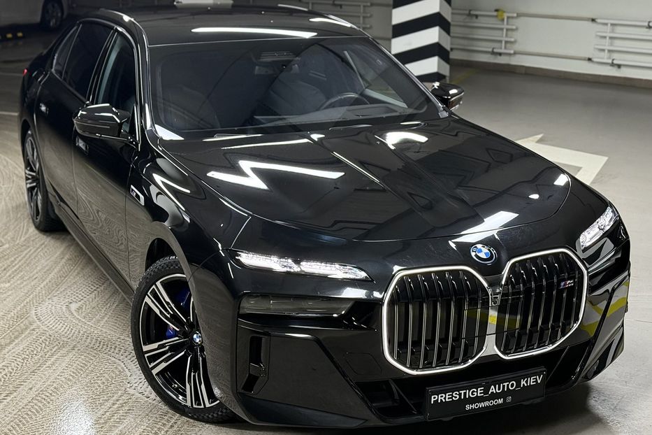 Продам BMW 760 I7 M70 2023 года в Киеве