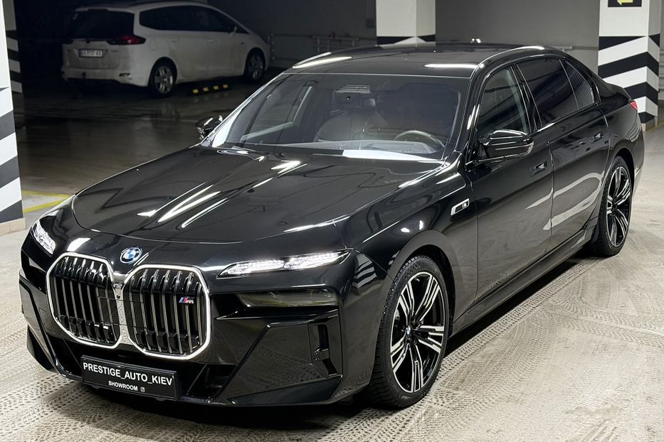 Продам BMW 760 I7 M70 2023 года в Киеве