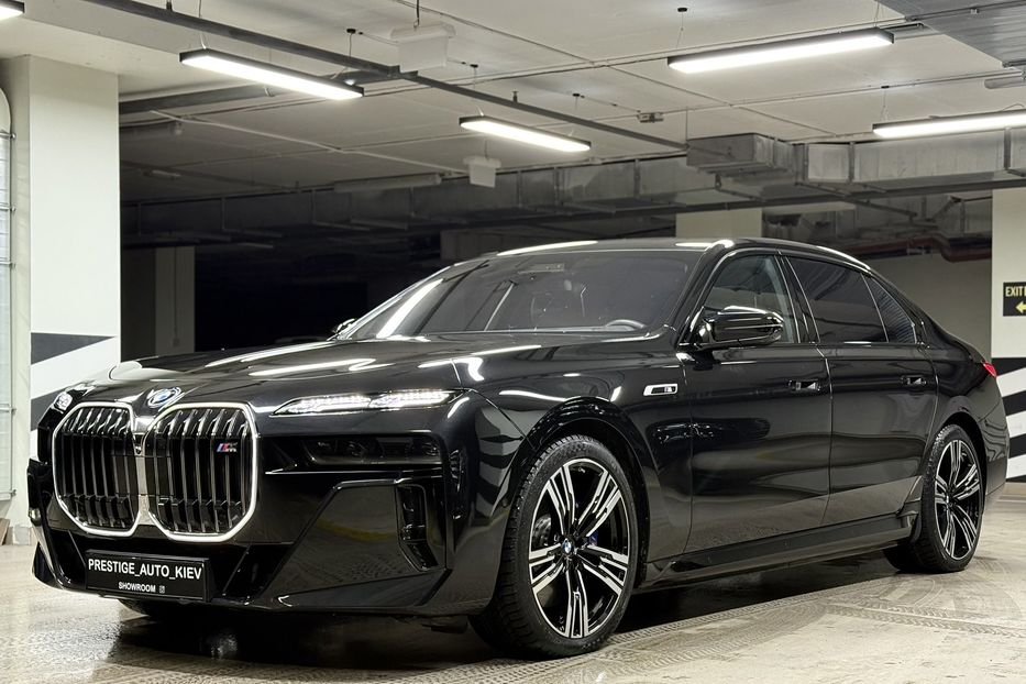 Продам BMW 760 I7 M70 2023 года в Киеве