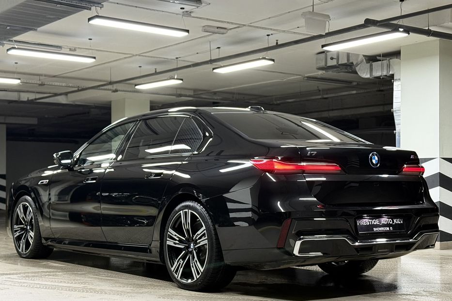 Продам BMW 760 I7 M70 2023 года в Киеве