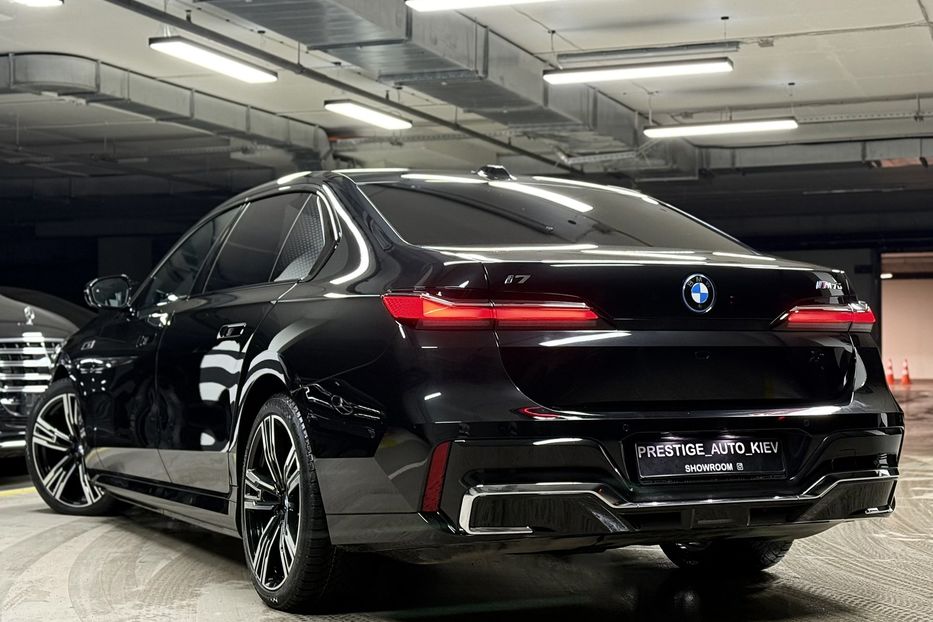 Продам BMW 760 I7 M70 2023 года в Киеве