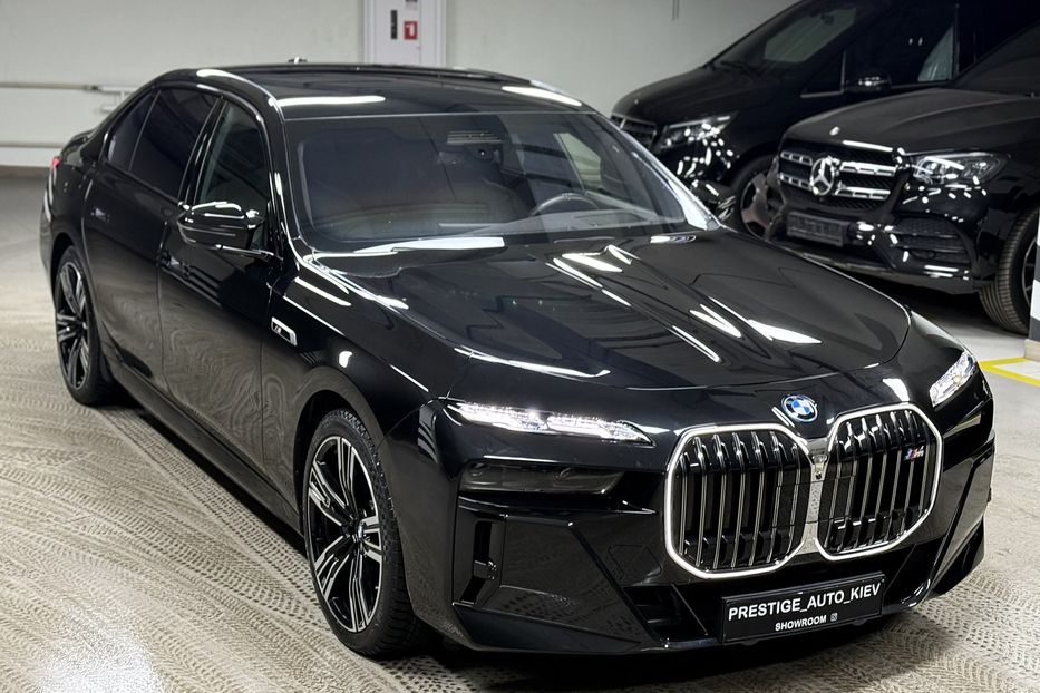Продам BMW 760 I7 M70 2023 года в Киеве