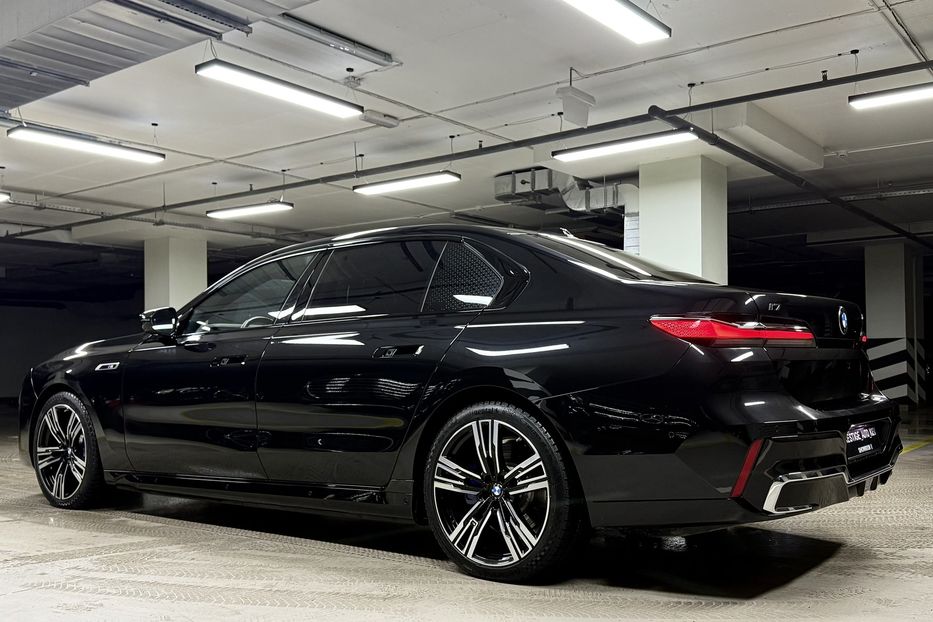 Продам BMW 760 I7 M70 2023 года в Киеве