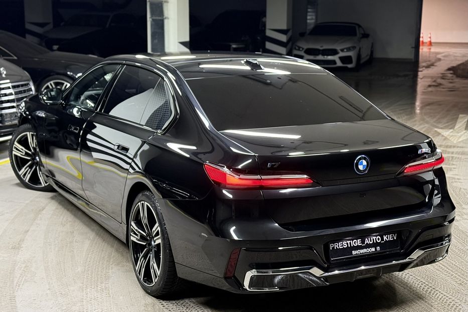 Продам BMW 760 I7 M70 2023 года в Киеве