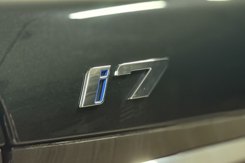 Продам BMW 760 I7 M70 2023 года в Киеве