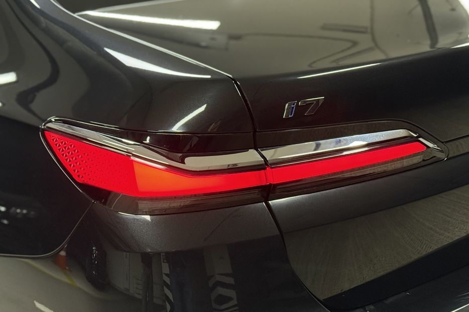 Продам BMW 760 I7 M70 2023 года в Киеве