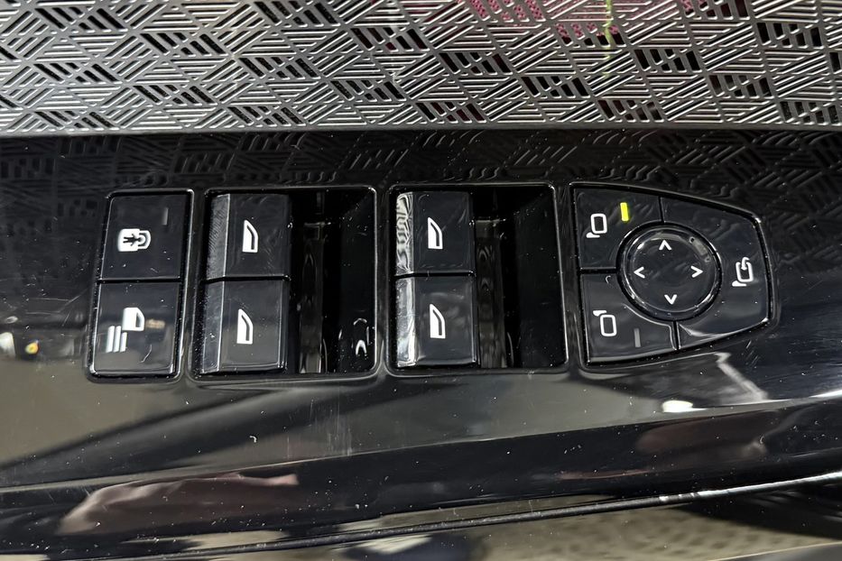 Продам BMW 760 I7 M70 2023 года в Киеве