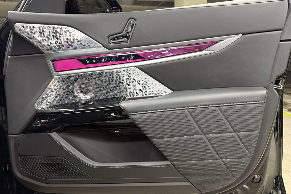 Продам BMW 760 I7 M70 2023 года в Киеве