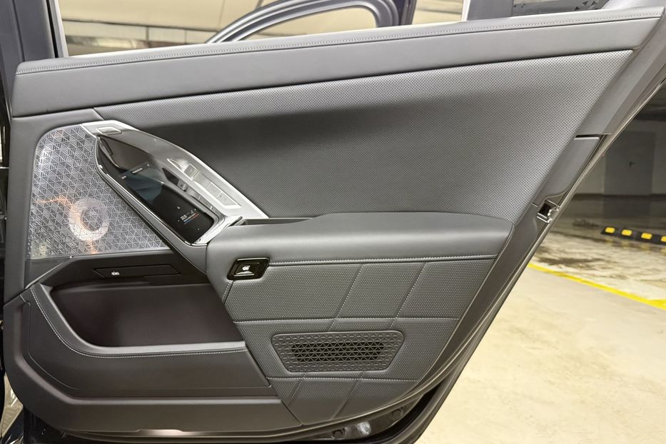 Продам BMW 760 I7 M70 2023 года в Киеве