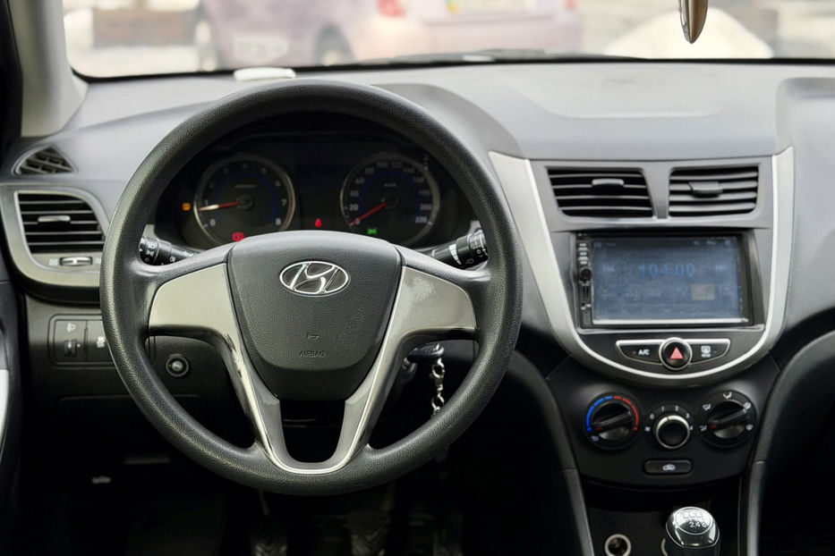 Продам Hyundai Accent  1.4 MPI MT 2018 года в Киеве