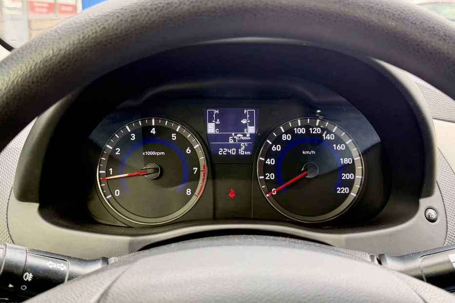 Продам Hyundai Accent  1.4 MPI MT 2018 года в Киеве