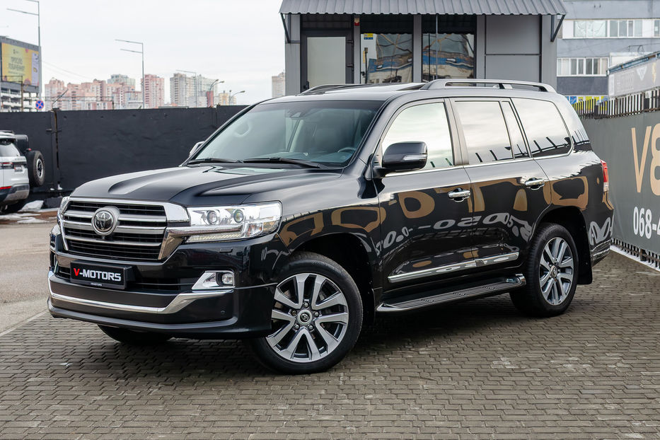 Продам Toyota Land Cruiser 200 V8 4.6i PREMIUM 2019 года в Киеве