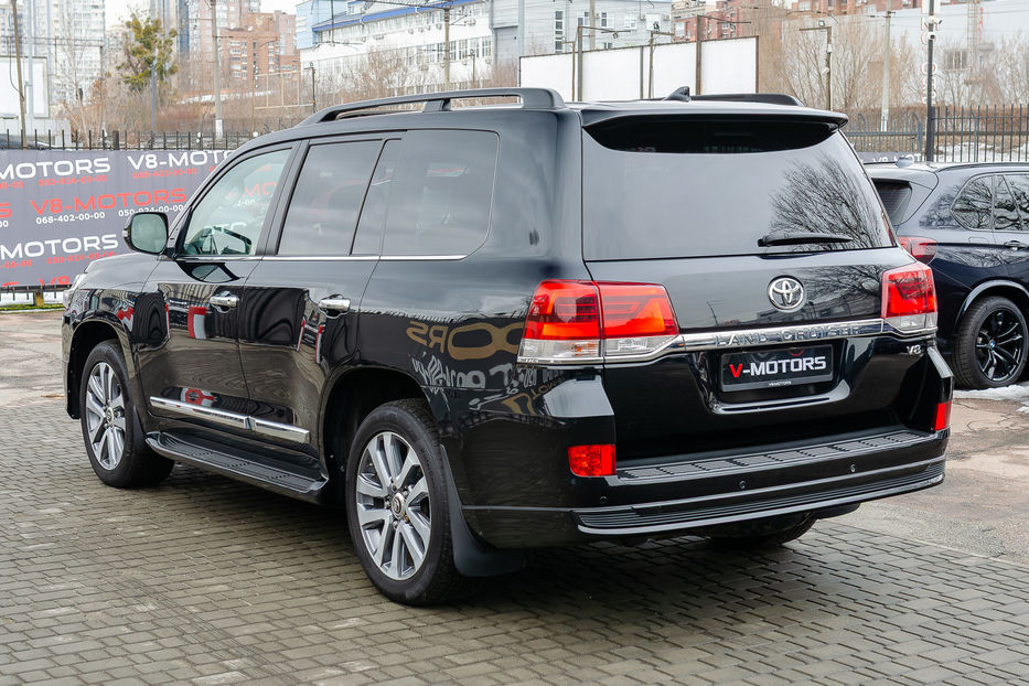 Продам Toyota Land Cruiser 200 V8 4.6i PREMIUM 2019 года в Киеве