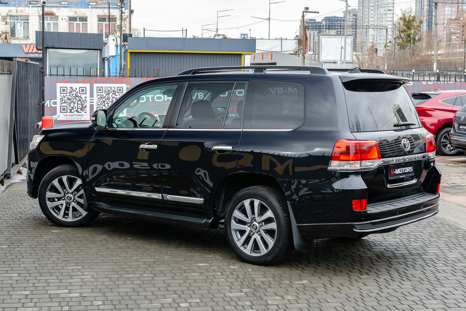 Продам Toyota Land Cruiser 200 V8 4.6i PREMIUM 2019 года в Киеве