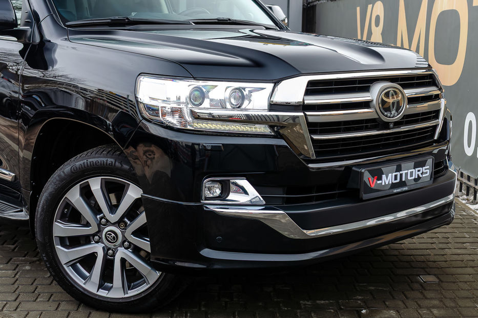 Продам Toyota Land Cruiser 200 V8 4.6i PREMIUM 2019 года в Киеве