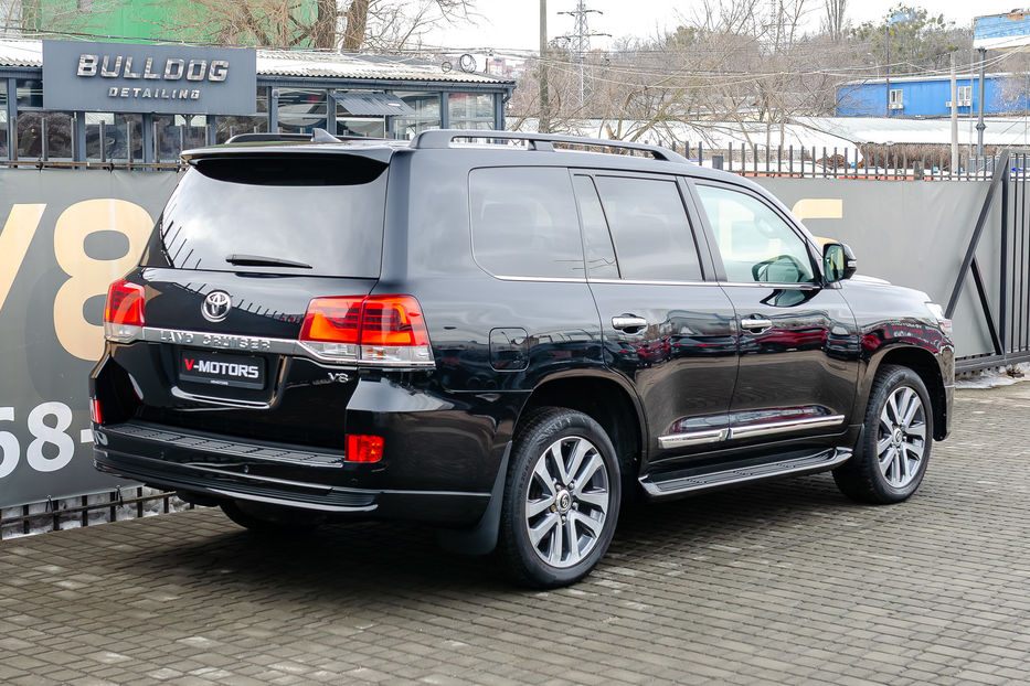 Продам Toyota Land Cruiser 200 V8 4.6i PREMIUM 2019 года в Киеве
