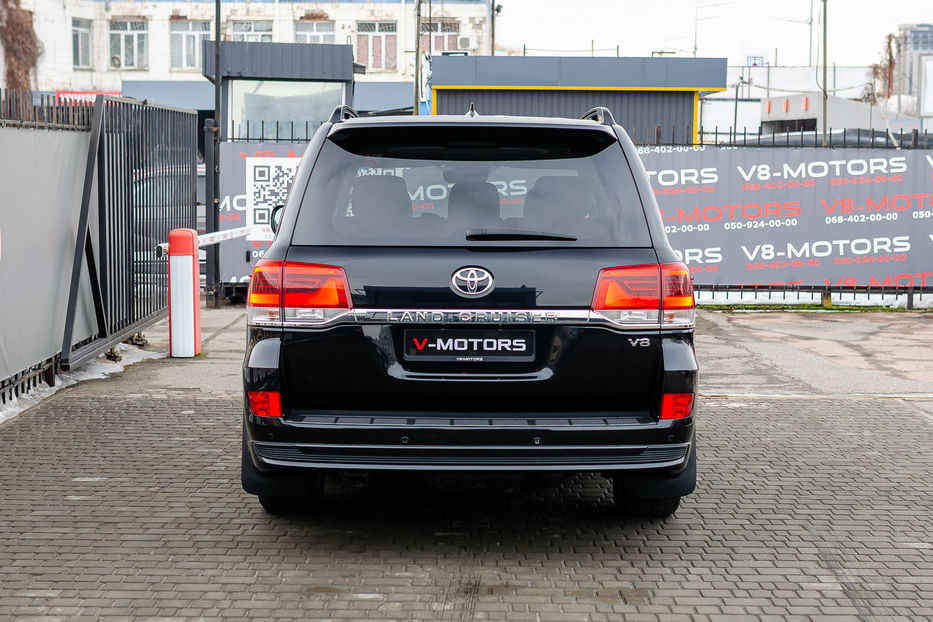Продам Toyota Land Cruiser 200 V8 4.6i PREMIUM 2019 года в Киеве
