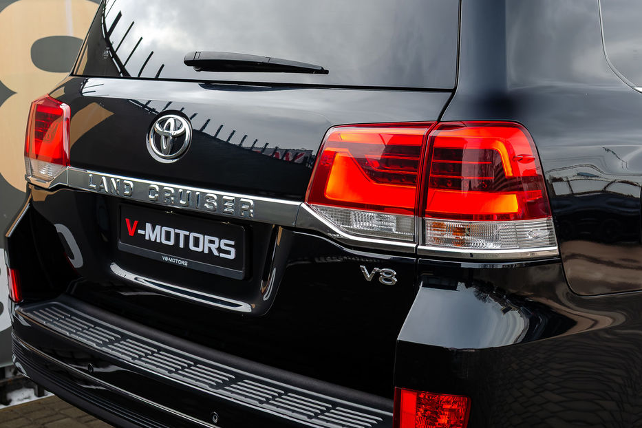 Продам Toyota Land Cruiser 200 V8 4.6i PREMIUM 2019 года в Киеве