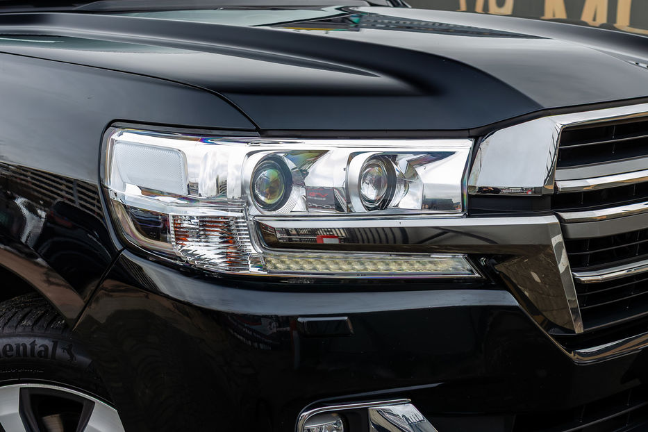 Продам Toyota Land Cruiser 200 V8 4.6i PREMIUM 2019 года в Киеве