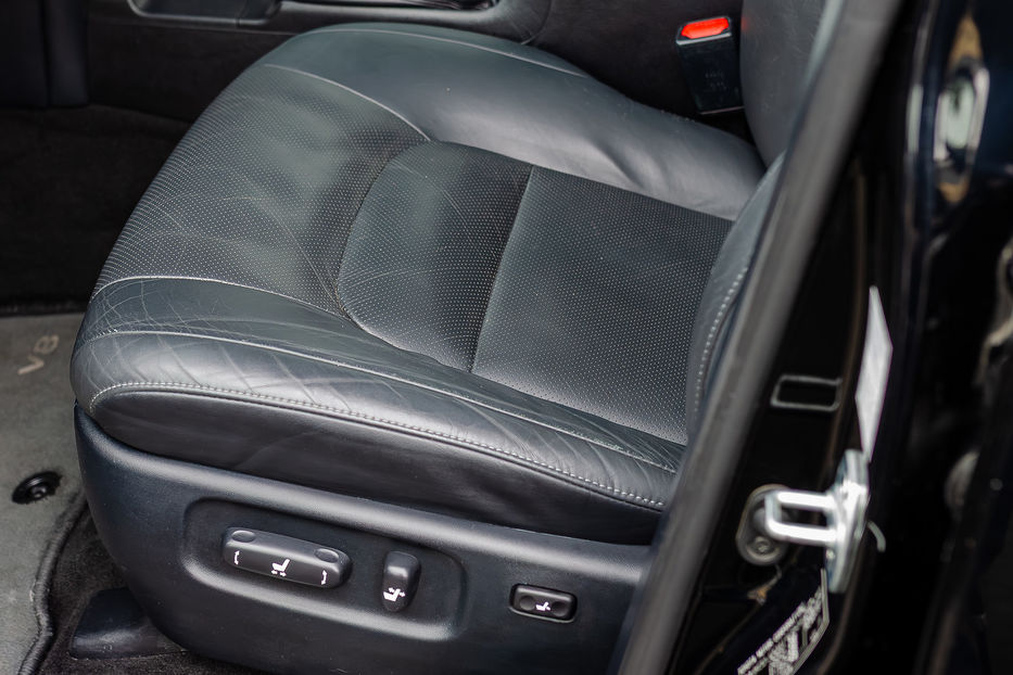 Продам Toyota Land Cruiser 200 V8 4.6i PREMIUM 2019 года в Киеве