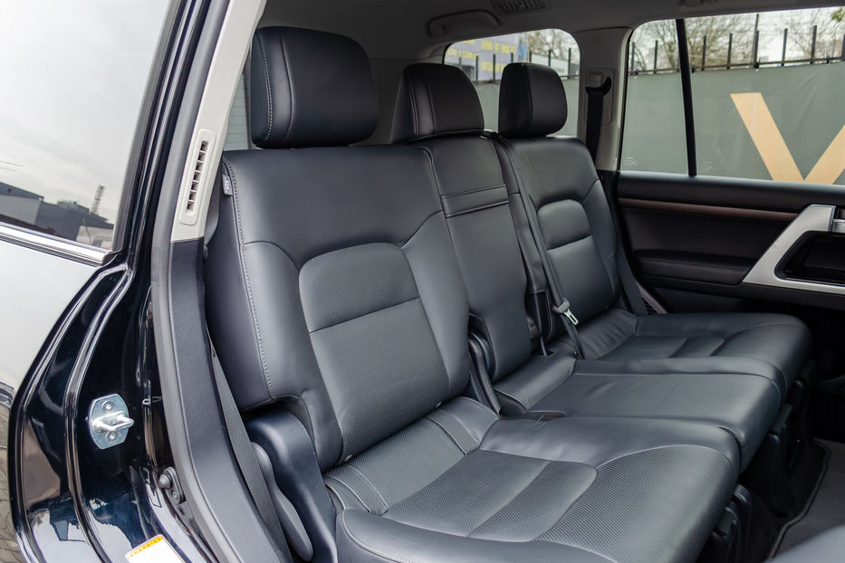 Продам Toyota Land Cruiser 200 V8 4.6i PREMIUM 2019 года в Киеве