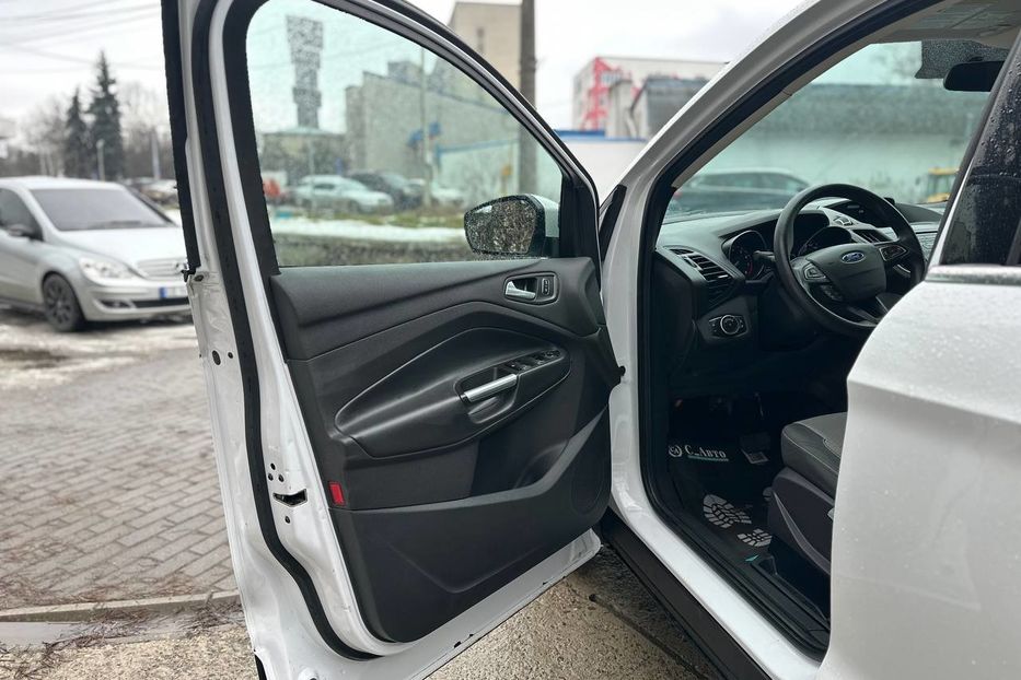 Продам Ford Escape 2016 года в Черновцах