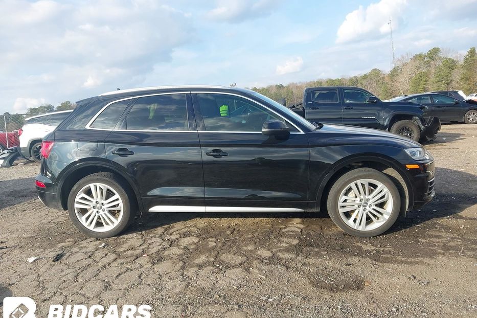 Продам Audi Q5 Premium  2018 года в Львове