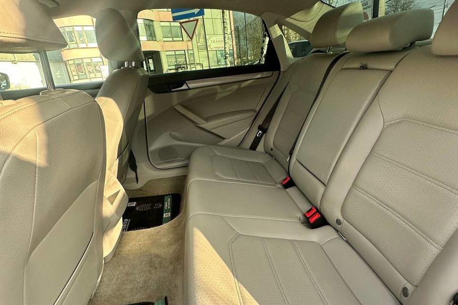 Продам Volkswagen Passat B7 2015 года в Черновцах