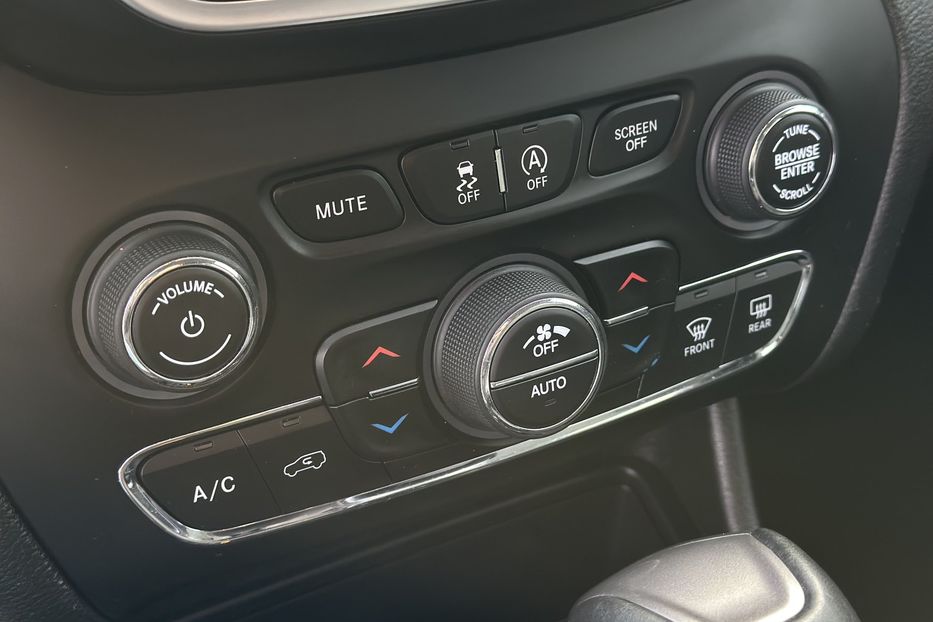 Продам Jeep Cherokee 2019 года в Луцке