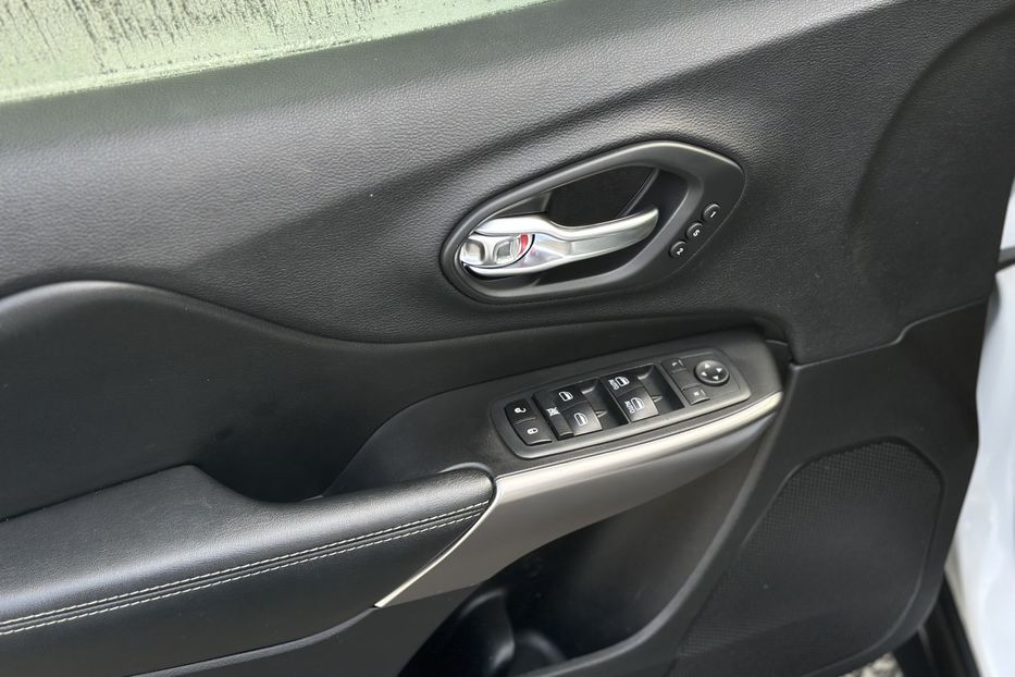 Продам Jeep Cherokee 2019 года в Луцке