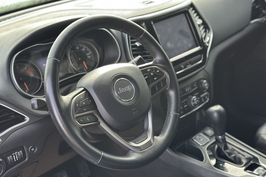Продам Jeep Cherokee 2019 года в Луцке