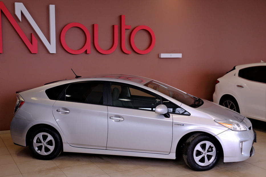 Продам Toyota Prius 2013 года в Одессе