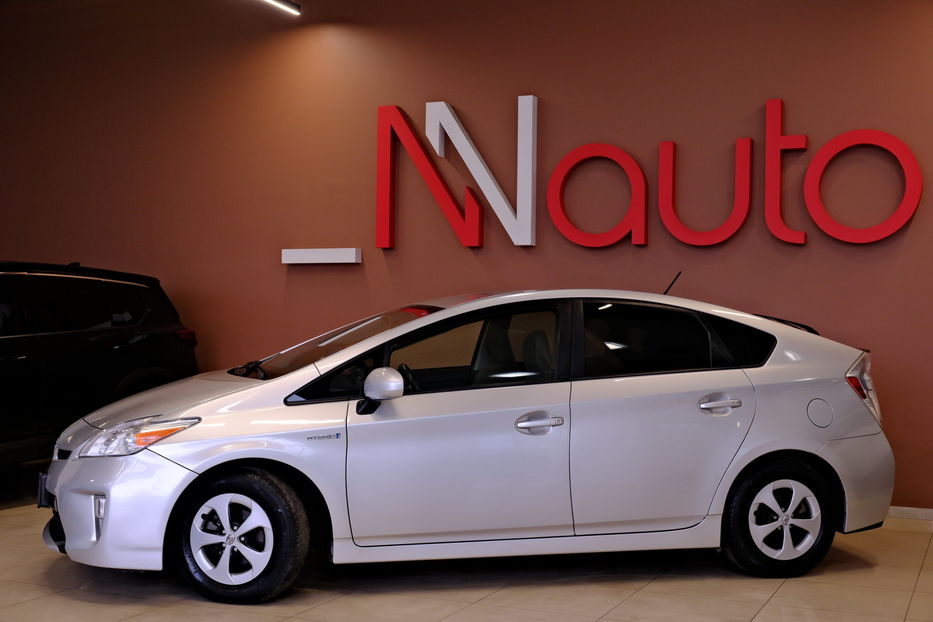 Продам Toyota Prius 2013 года в Одессе