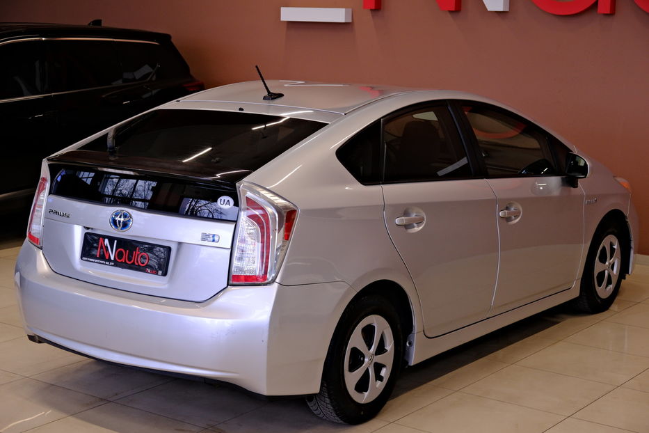 Продам Toyota Prius 2013 года в Одессе