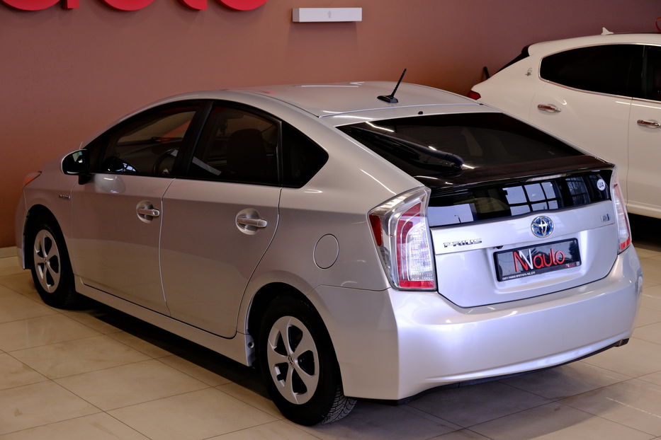 Продам Toyota Prius 2013 года в Одессе