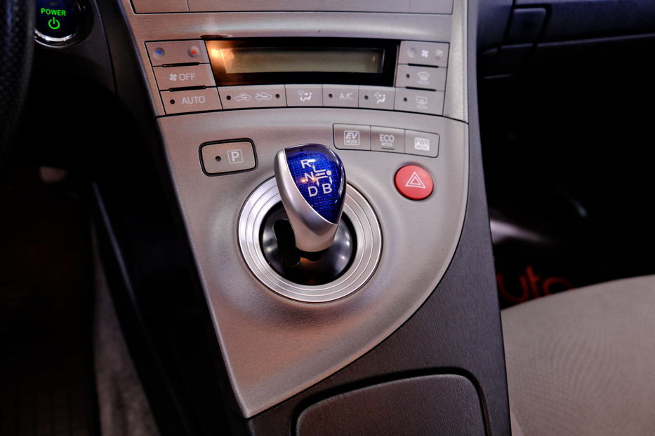 Продам Toyota Prius 2013 года в Одессе