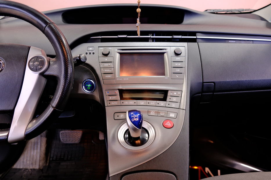 Продам Toyota Prius 2013 года в Одессе