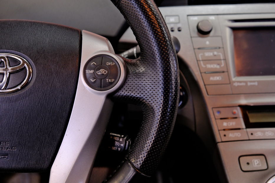 Продам Toyota Prius 2013 года в Одессе