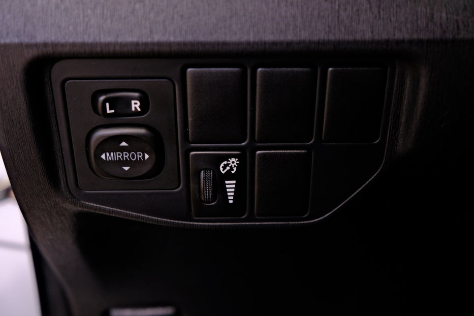 Продам Toyota Prius 2013 года в Одессе