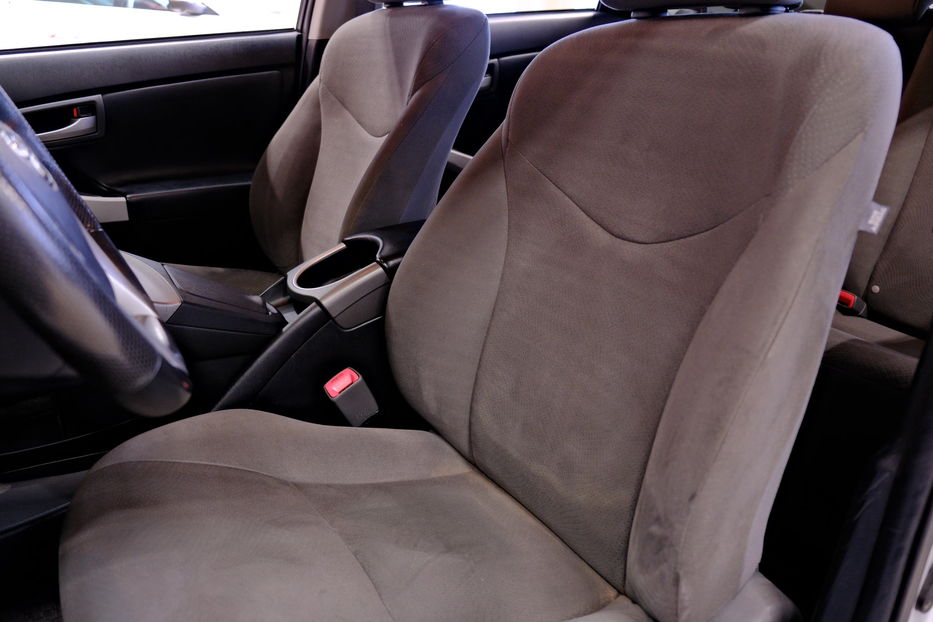 Продам Toyota Prius 2013 года в Одессе